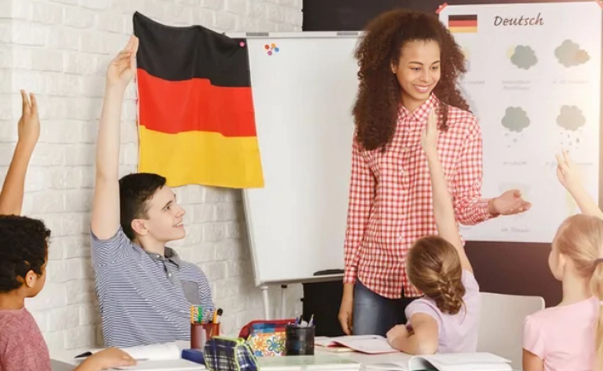 German Language Students in Hisar Learning with Dr. Shruti Mehta
